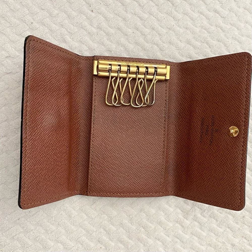 Louis Vuitton Monogram 6 Ring Key Case - Picture 5 of 12